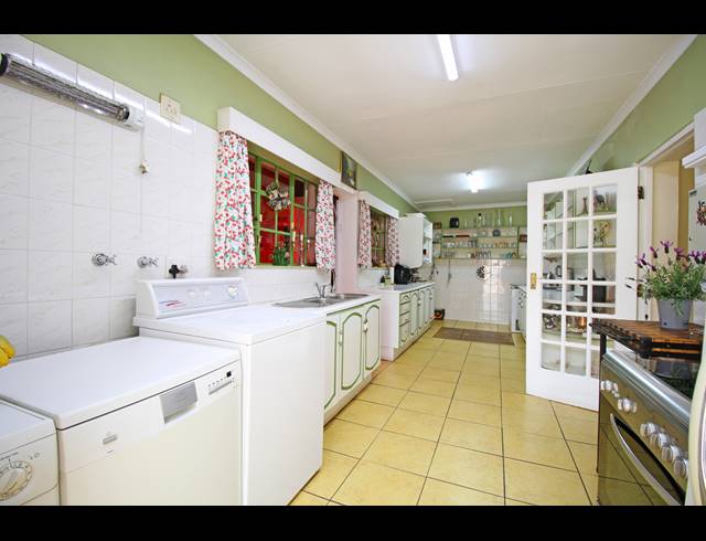 4 BEDROOM HOUSE FOR SALE IN HOUGHTON ESTATE